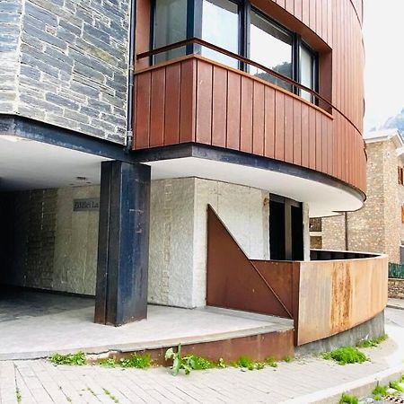 Mikka Devesa Apartment Incles Luaran gambar