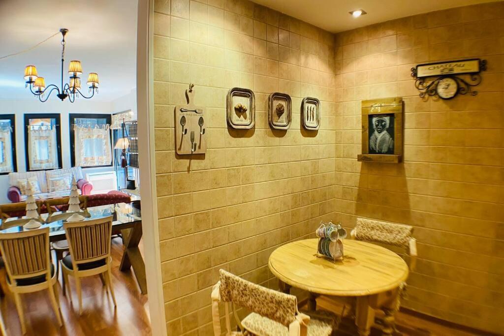 Mikka Devesa Apartment Incles Luaran gambar