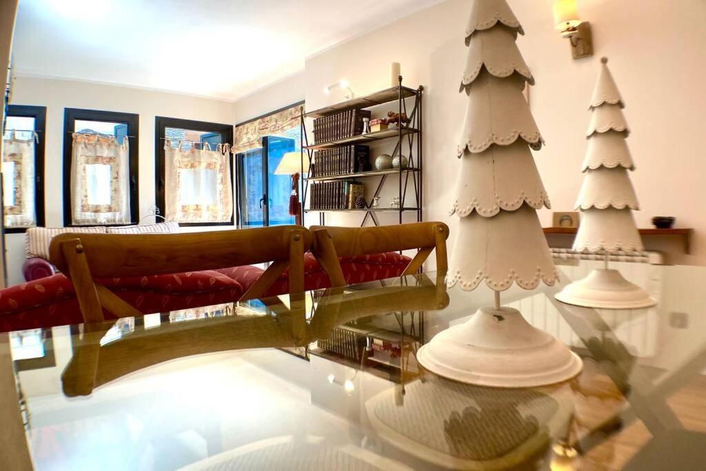 Mikka Devesa Apartment Incles Luaran gambar