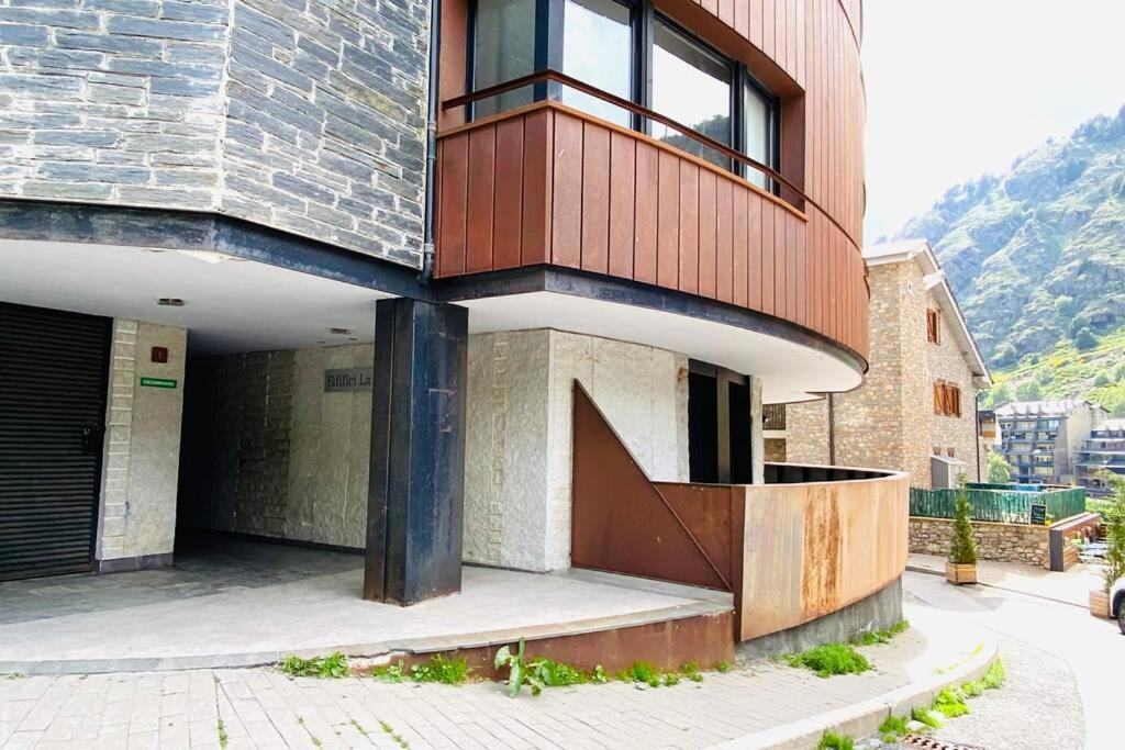 Mikka Devesa Apartment Incles Luaran gambar